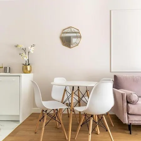 Apartament Mennica - Golden - Comfortable And Stylish Apartmán *
