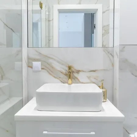 Apartmán Apartament Mennica - Golden - Comfortable And Stylish